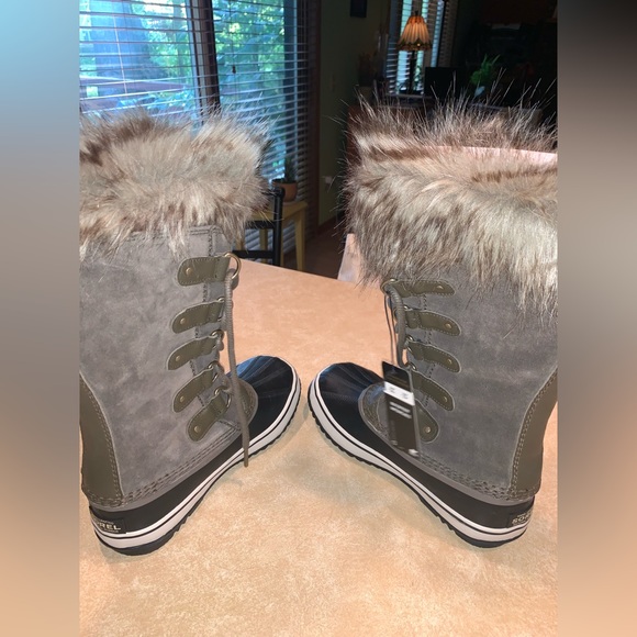 Sorel Joan of Arctic Major Dark Stone Lace Up Boot - Picture 11 of 11